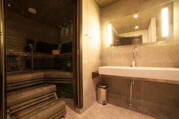 Фото номера Суперлюкс с кроватью размера &quot;king-size&quot; Отель Hotelli Suomutunturi г. Suomutunturi 9